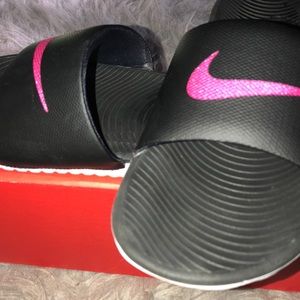 Women’s Nike slides